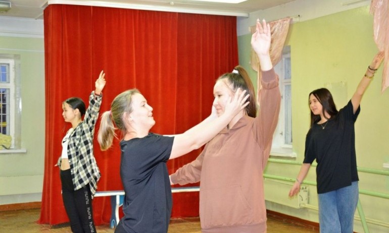 Мастер-класс по народному танцу «Бурзяночка»